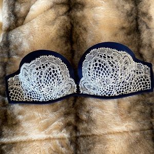Victoria Secret Bombshell Bra 32A Strapless Lace
